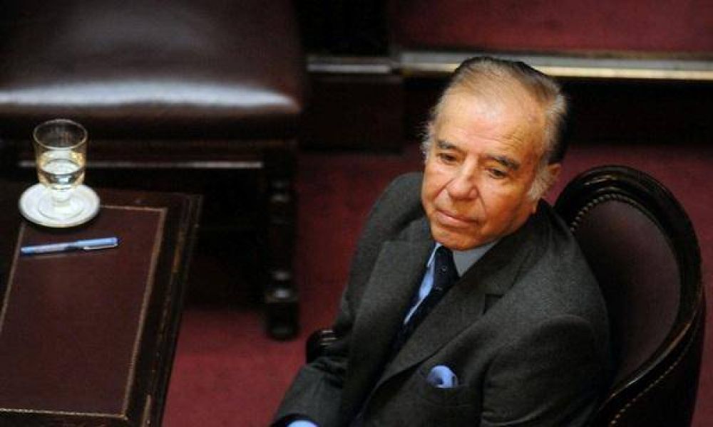 Menem, sobrese�do por explosi�n en la f�brica militar de R�o Tercero