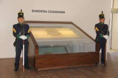 Relevo de la Guardia de Honor de la Bandera Ciudadana