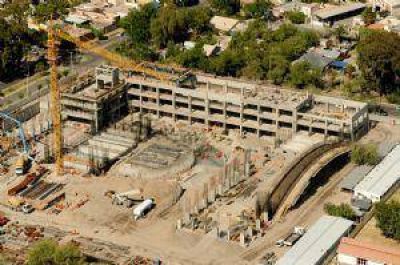 Avanza la obra que pone de pie al Teatro Bicentenario