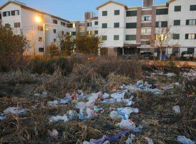Evitan que vecinos quemen pastizales de un terreno bald�o