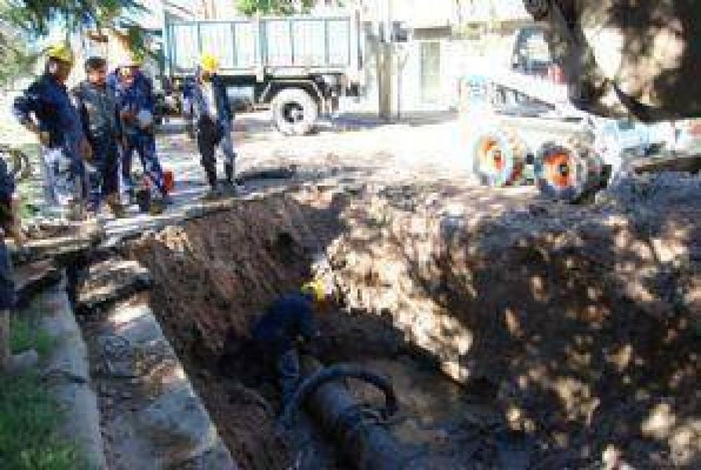 Baja presi�n por la rotura de un acueducto en la calle 12 de septiembre