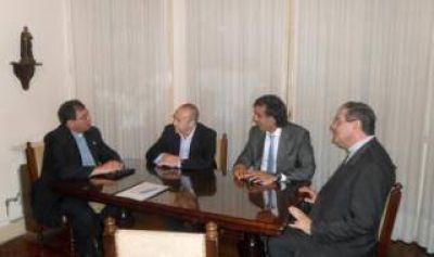 Obispos de Quilmes y San Isidro exigieron a Provincia el pago de becas para ni�os
