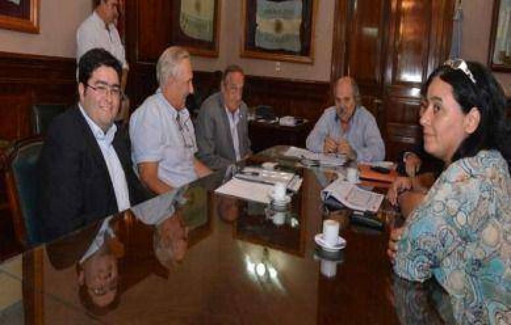 Tras la reunin, el ministro Granados se tomar un mes para definir la situacin en Las Tunitas