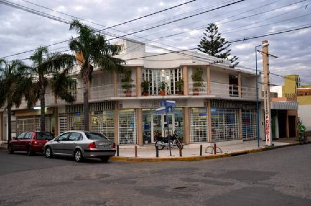 Detienen a joven acusado de haber cometido dos robos con arma en comercios