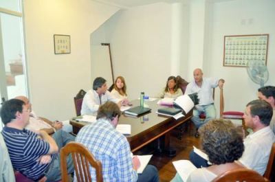 Concejales comenzaron a acordar temas para tratar en sesi�n extraordinaria