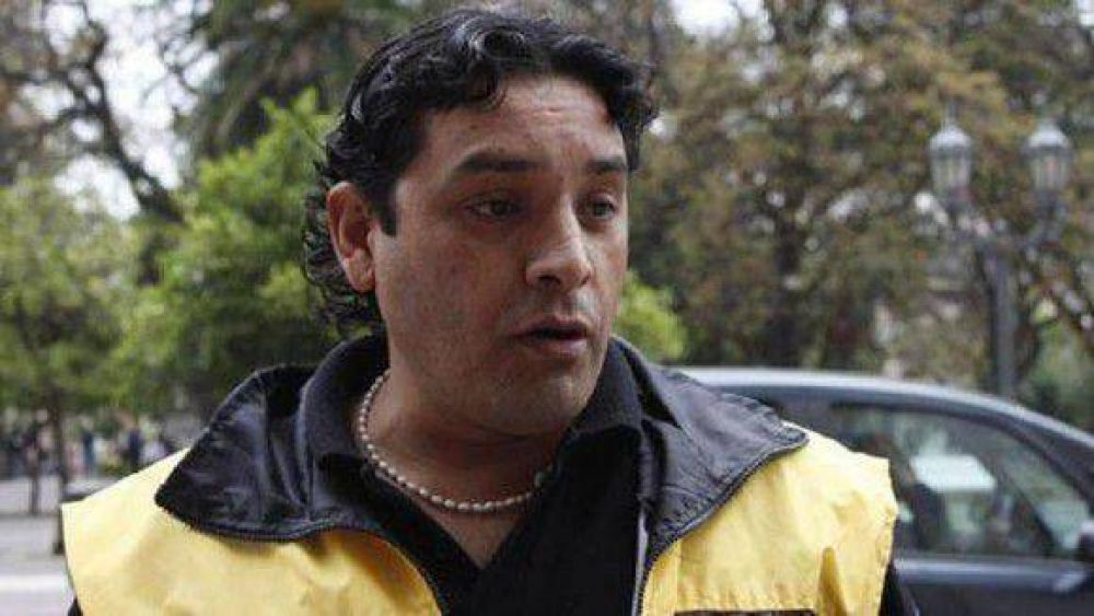 Peones de taxis marcharon exigiendo blanqueo