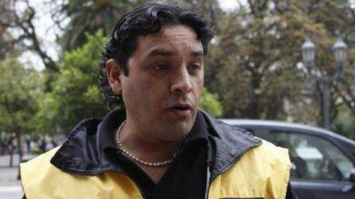 Peones de taxis marcharon exigiendo blanqueo