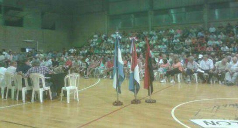 Col�n: No se aprob� el balance pero si la Ley de Salvataje Econ�mico
