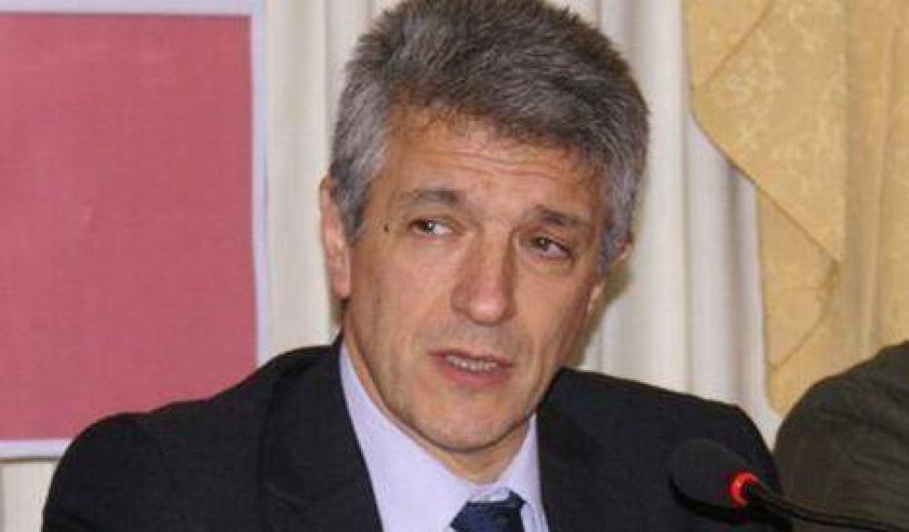 Gustavo L�pez quiere ser jefe de Gobierno