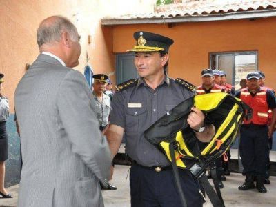 Entregaron mochilas h�dricas