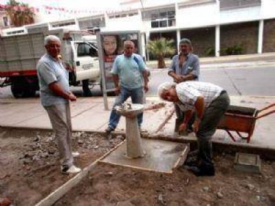 Finalmente cambiaron los bebederos del Parque y pintaron el Monumento al Deporte