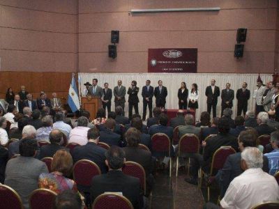 En 2014 funcionarios ya viajaron a Chile y a Europa