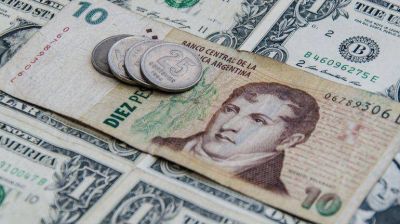 Despu�s de reconocer la mayor inflaci�n en 12 a�os, el d�lar libre baja 25 centavos a $11,70