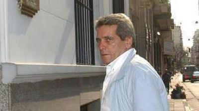 Un sindicalista cruz� a Kicillof y pidi� un piso de 35% de aumento salarial