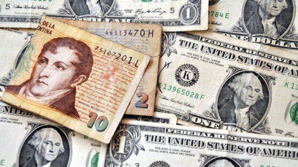 Despu�s de reconocer la mayor inflaci�n en 12 a�os, el d�lar libre baj� 5 centavos a $11,90