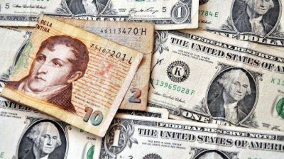 Despu�s de reconocer la mayor inflaci�n en 12 a�os, el d�lar libre baj� 5 centavos a $11,90