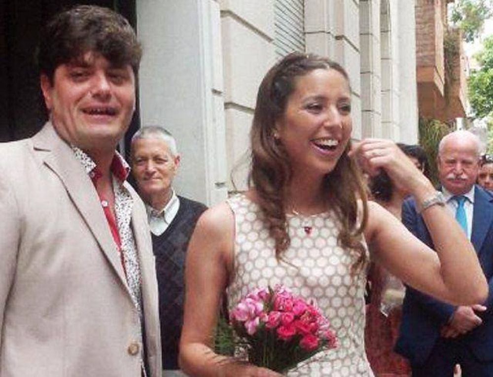 NUEVE PAREJAS PASARON POR EL CIVIL EN SAN VALENT�N