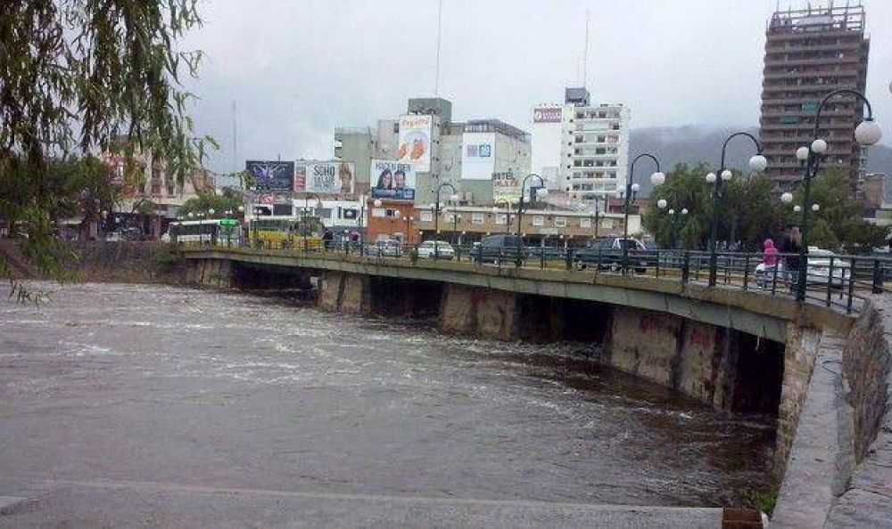 El r�o San Antonio creci� m�s de tres metros con las lluvias