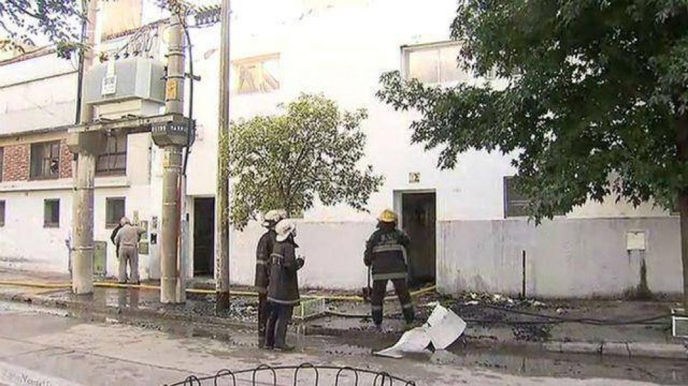 Fuego en una planta qu�mica