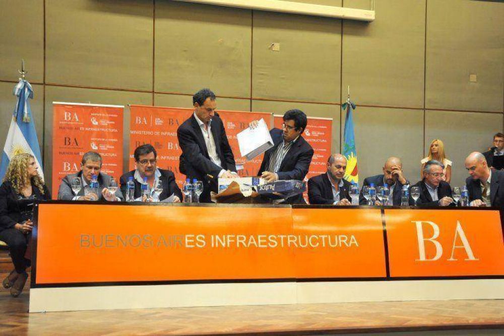Infraestructura licit� obras para la relocalizaci�n de familias del arroyo El Gato