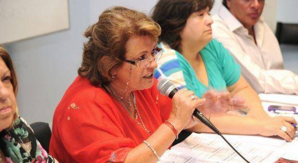 La FEB aprob� el �no inicio de clases si no se da respuesta al pedido de los docentes�