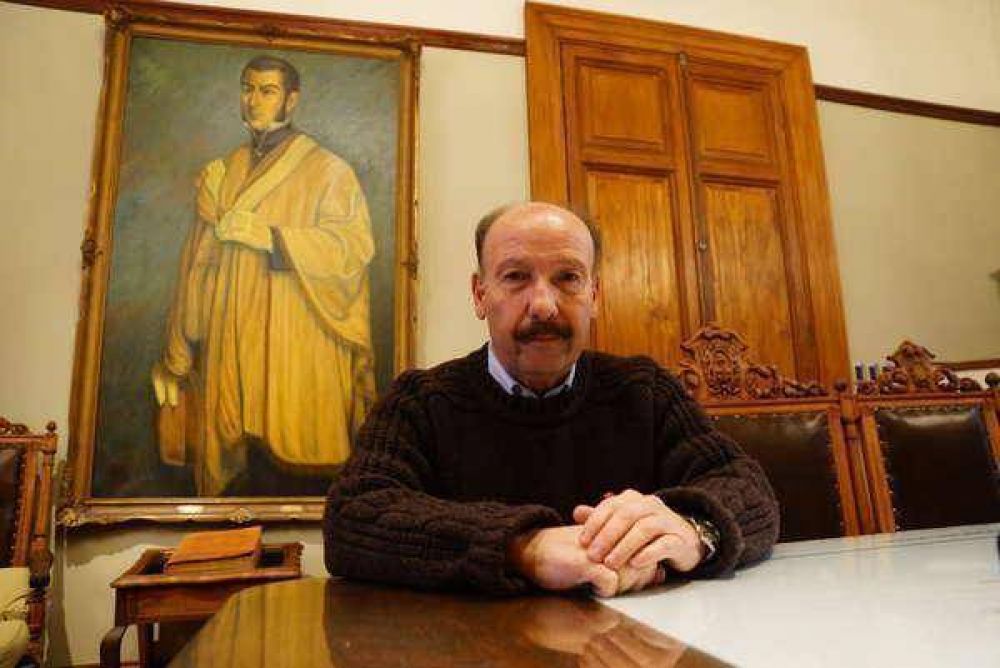 Inza le respondi� a Eseverri: "tiene una "profunda incoherencia pol�tica"