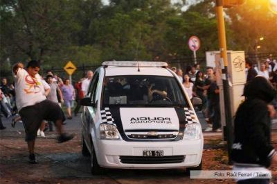 Piden el procesamiento de 41 polic�as por el violento desalojo del Parque Indoamericano