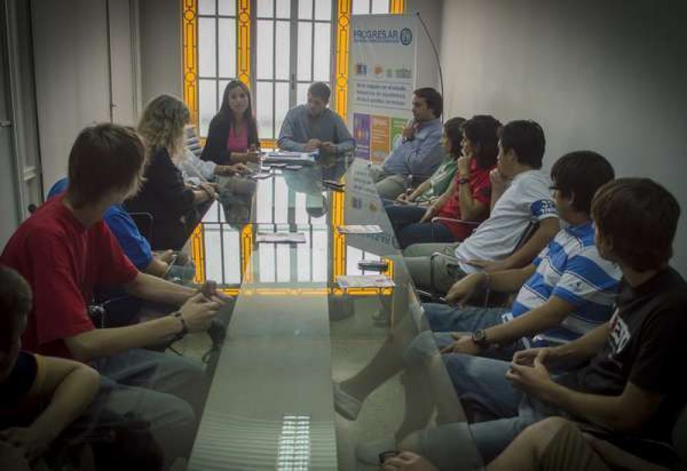 Se firm� el convenio entre ANSES y la FUCPBA para trabajar con los j�venes
