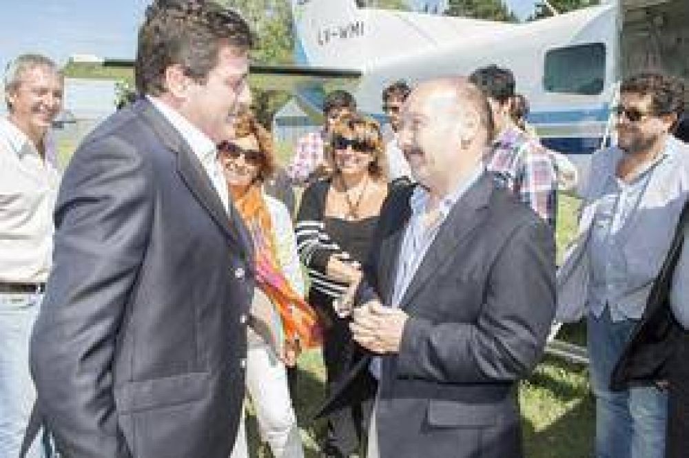En su visita, Mariotto resalt� la importancia de respetar la institucionalidad en Azul