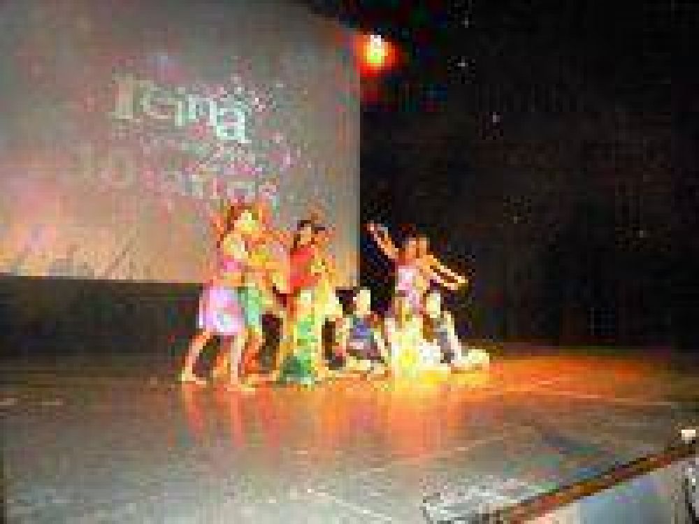 Maril� Negri es la reina del carnaval 2014