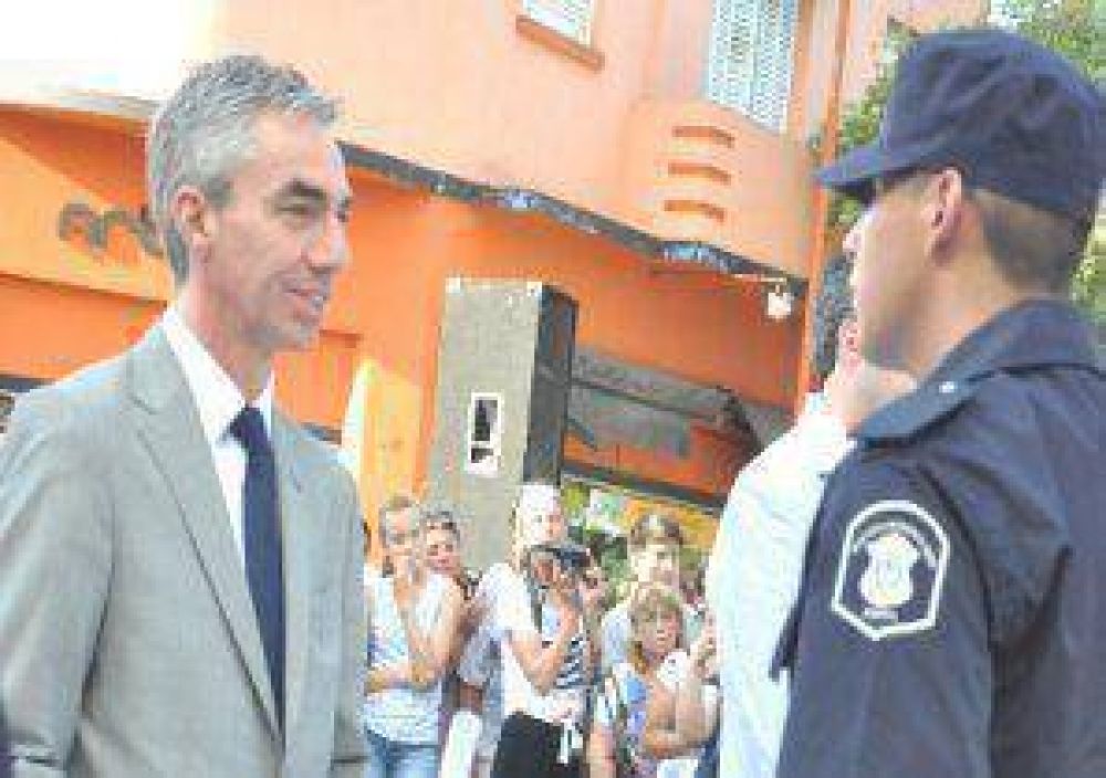 Si avanza el proyecto de Polic�a Comunal, no crear�n la Guardia Urbana