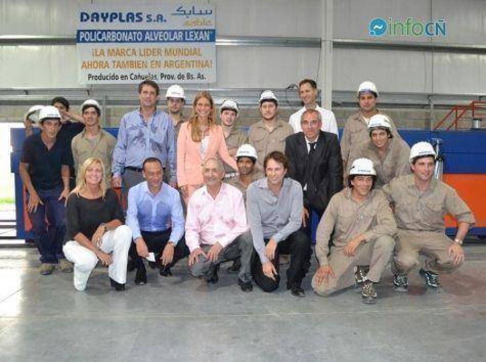 Cristina inaugur� una empresa de Ca�uelas por videoconferencia