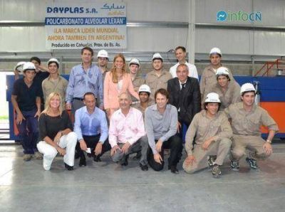 Cristina inaugur� una empresa de Ca�uelas por videoconferencia
