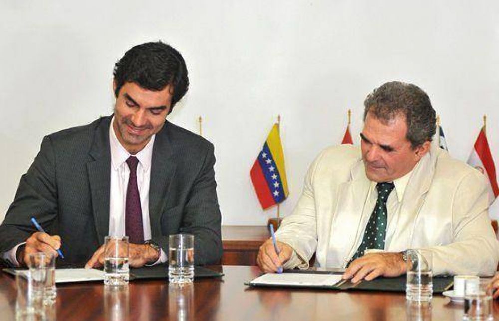 Urtubey firma convenio para la prevencion de riesgos laborales