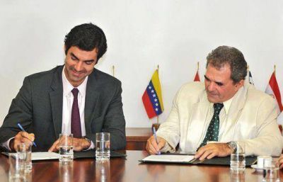Urtubey firma convenio para la prevencion de riesgos laborales