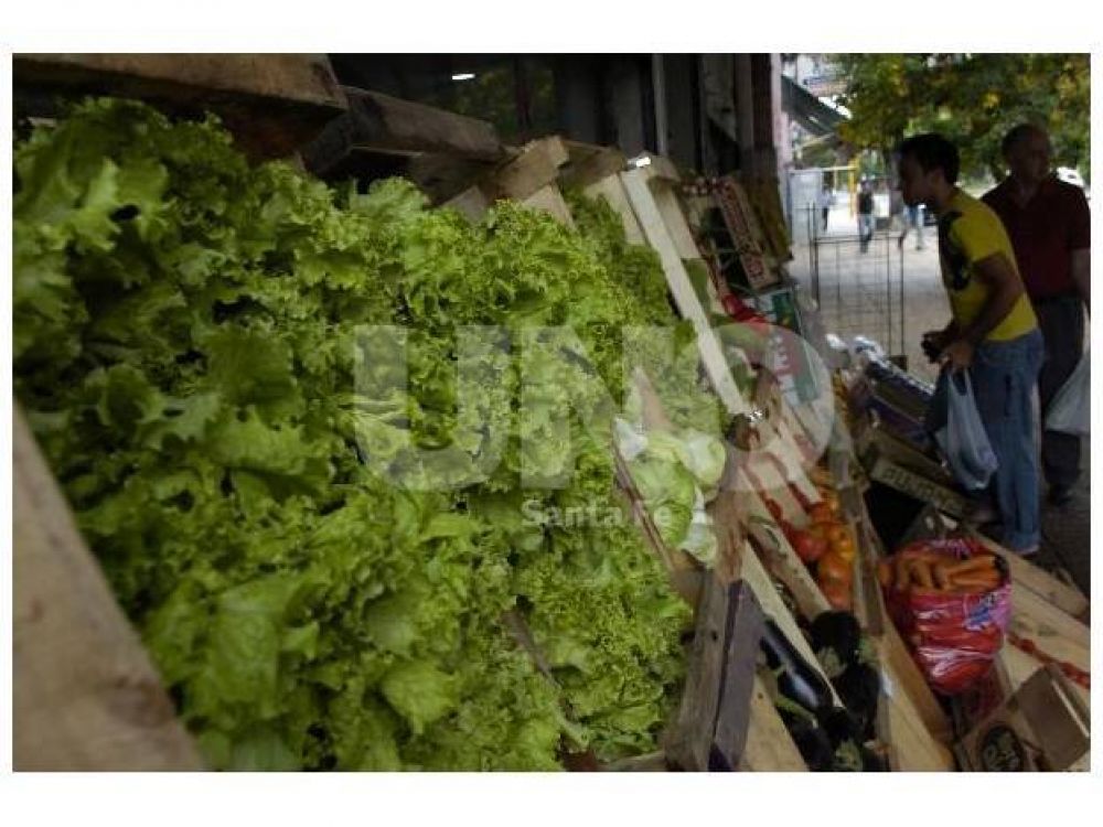 El kilo de lechuga o durazno no baja la barrera de los $35