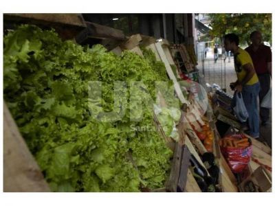 El kilo de lechuga o durazno no baja la barrera de los $35