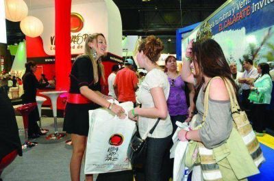 Carlos Paz sale a promocionar Semana Santa y Rally Mundial