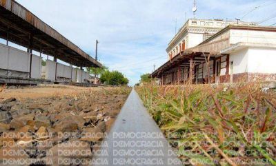 La falta de una locomotora deja de nuevo a los juninenses sin el tren de pasajeros
