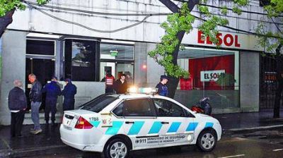 Extra�o asalto al diario que fue amenazado por una jefa narco