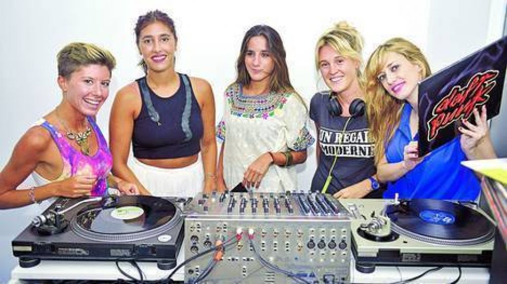 Mujeres DJ: la m�sica electr�nica ahora la eligen y la ponen ellas