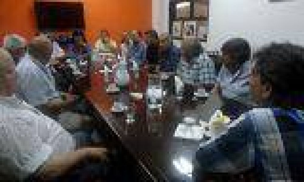 Los municipales lanzan su plan de lucha y buscan apoyo de los Intendentes 
