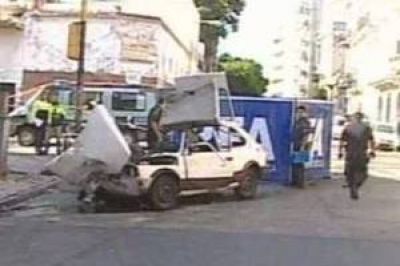 San Telmo: al menos un muerto y 5 heridos al chocar colectivo y auto