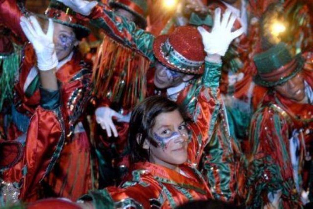 Contin�an los festejos del Carnaval porte�o