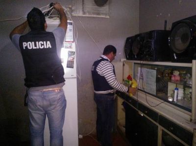 Recuperaron elementos robados y secuestraron drogas en una casona del barrio Colombo