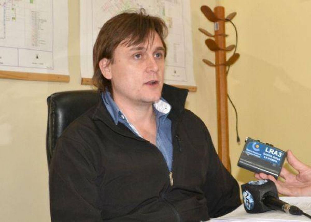 Renunci� Schlegel: "No estaban dadas las condiciones para seguir en el cargo"