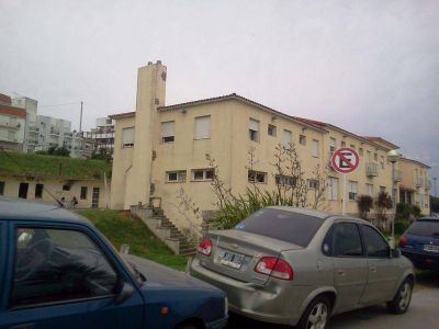 Cuidacoches de Waikiki y Punta Mogotes en la mira por el robo de carteles de �prohibido estacionar�