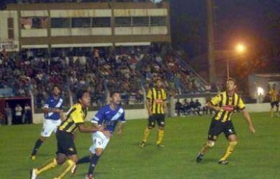 Santamarina alarga su momento de alegr�a en el Argentino A