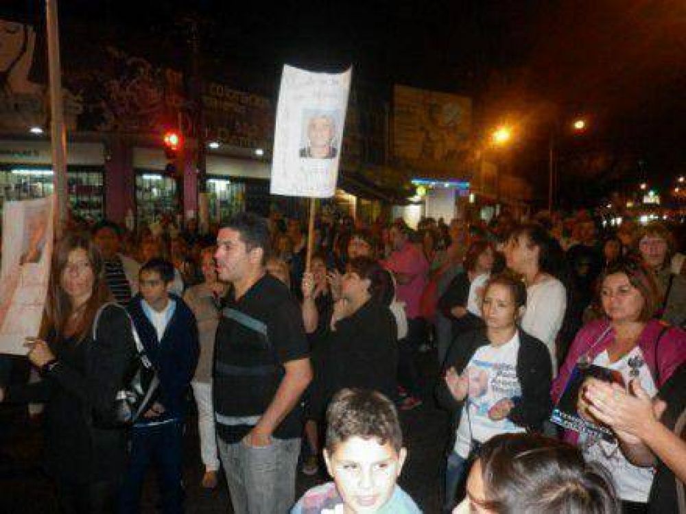 Marcha contra la inseguridad de vecinos de Santos Lugares