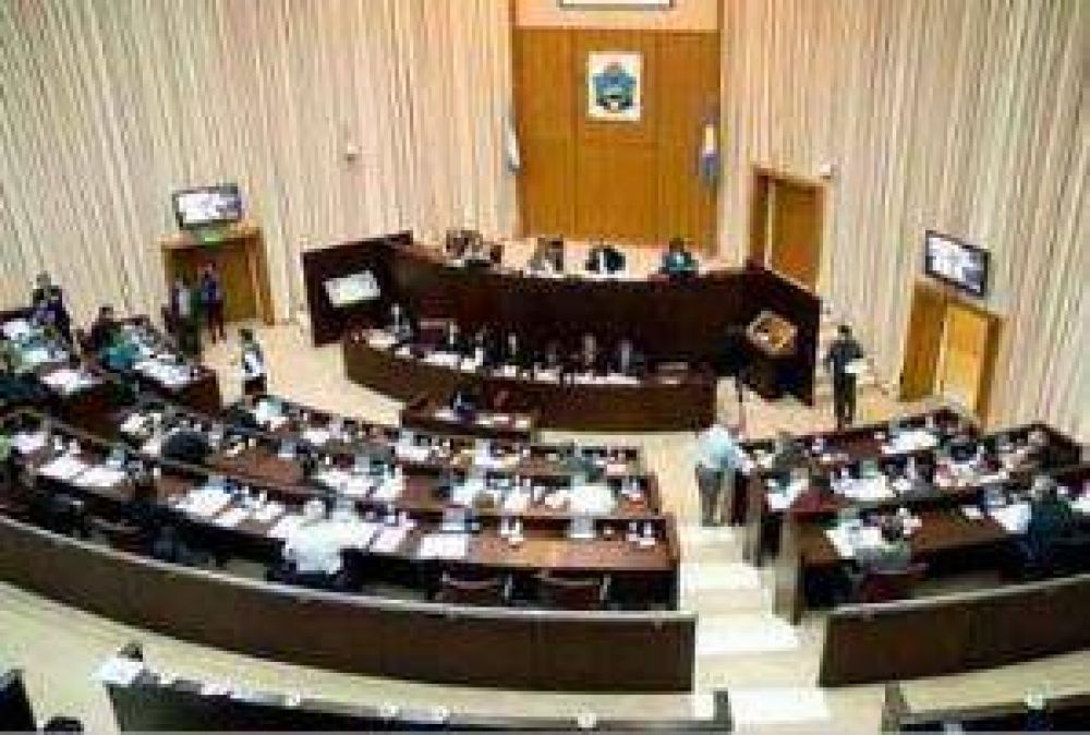 Los diputados neuquinos podr�an cobrar $ 9 mil m�s